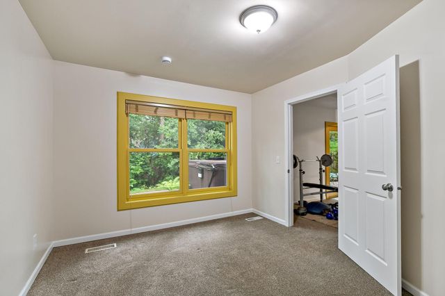 1536 Shannon Drive, Woodbury, MN 55125