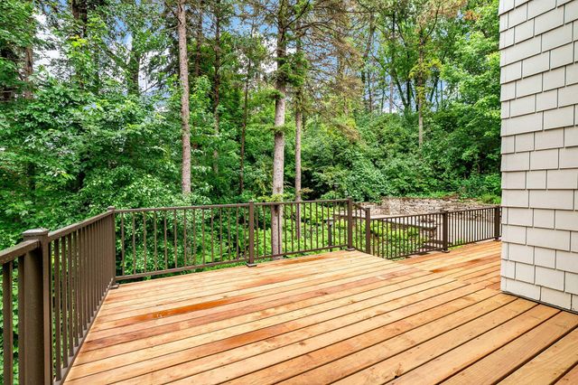 1536 Shannon Drive, Woodbury, MN 55125