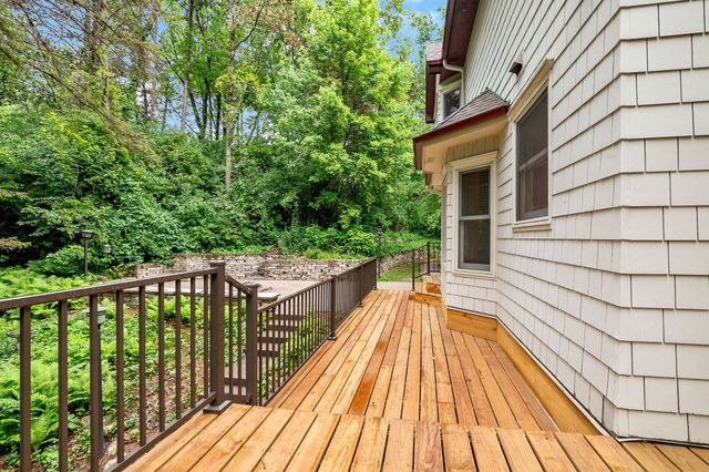 1536 Shannon Drive, Woodbury, MN 55125