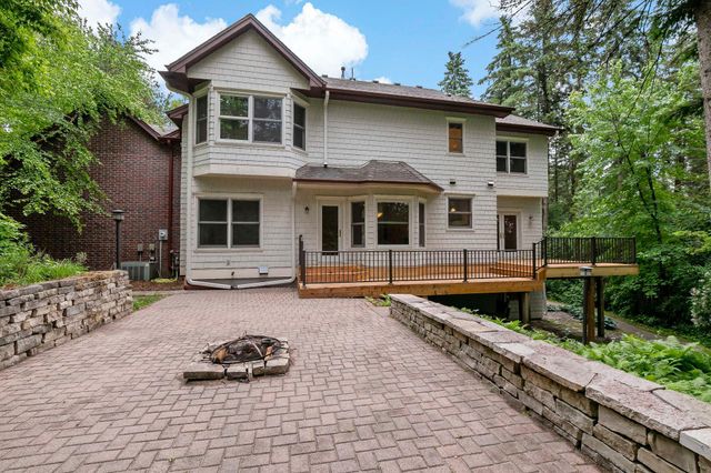 1536 Shannon Drive, Woodbury, MN 55125