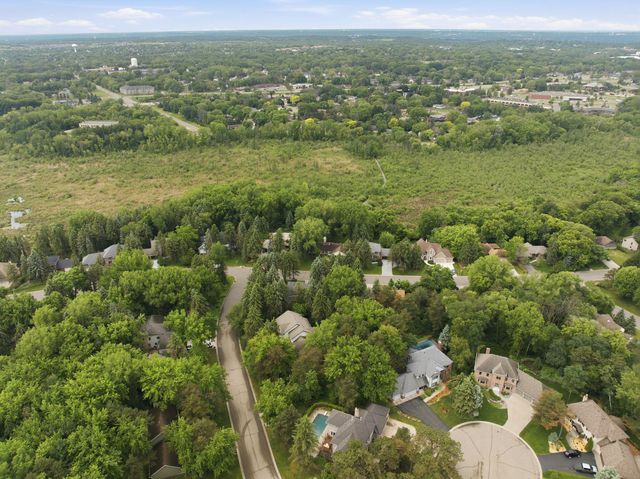 1536 Shannon Drive, Woodbury, MN 55125