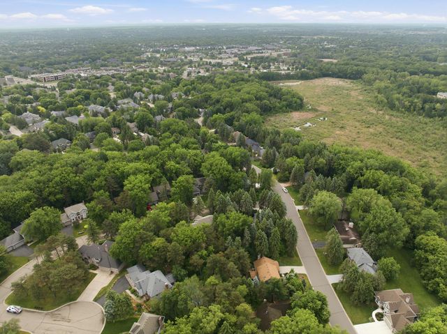 1536 Shannon Drive, Woodbury, MN 55125
