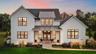 494 Stonebridge Pkwy, Valparaiso, IN 46383