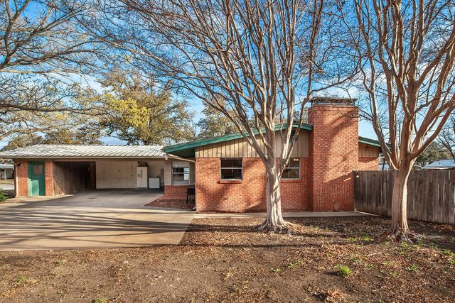 2005 S China Street, Brady, TX 76825