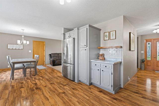 800 School Street, Stanhope, IA 50246