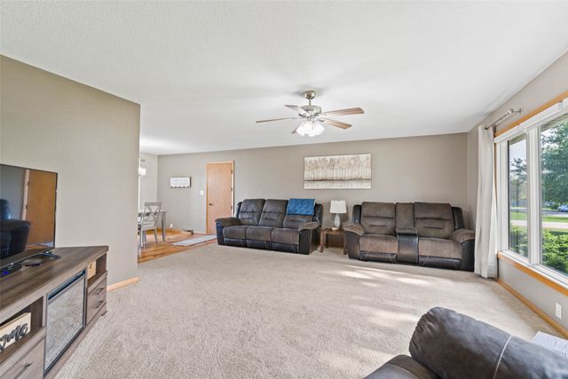 800 School Street, Stanhope, IA 50246