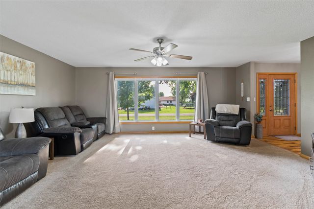 800 School Street, Stanhope, IA 50246