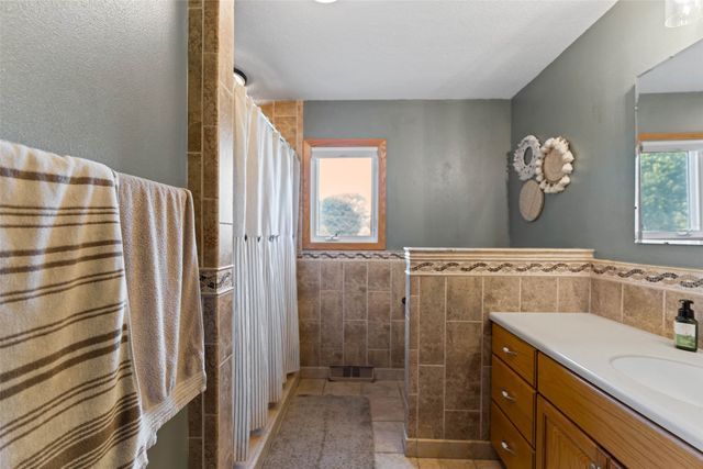 800 School Street, Stanhope, IA 50246