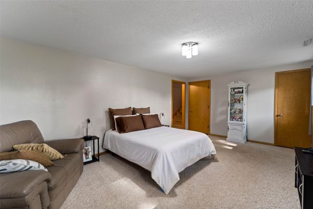 800 School Street, Stanhope, IA 50246
