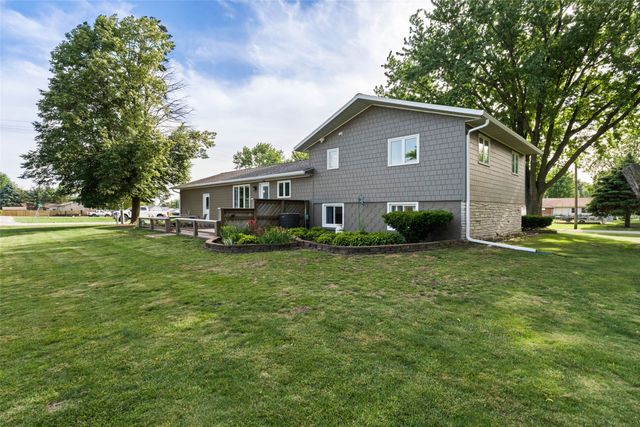 800 School Street, Stanhope, IA 50246