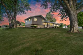 800 School Street, Stanhope, IA 50246