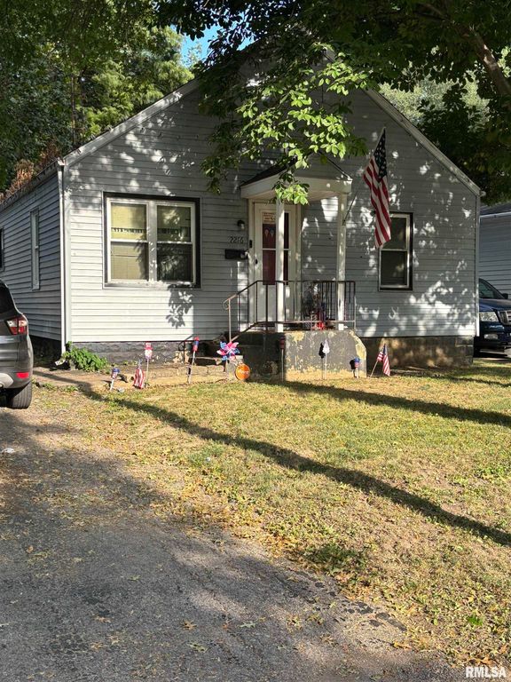 2216 S 13TH Street, Springfield, IL 62703