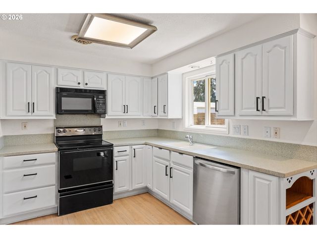 18450 Sw DELINE St, Beaverton, OR 97078