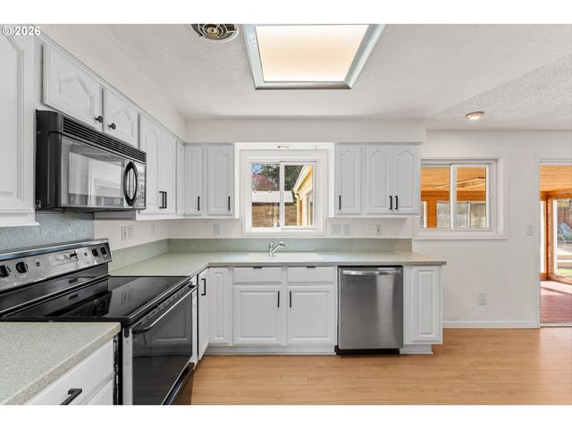 18450 Sw DELINE St, Beaverton, OR 97078