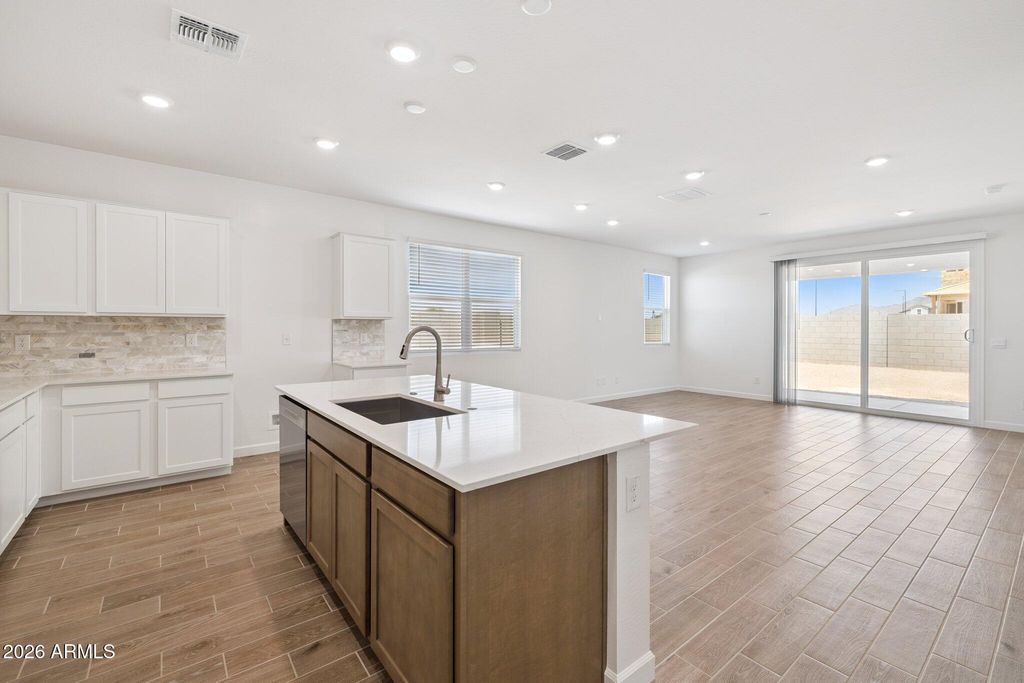 24218 W ATLANTIS Way, Buckeye, AZ 85326 — photo 2