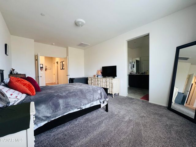 2446 Lugar Hermoso Court, Rosamond, CA 93560