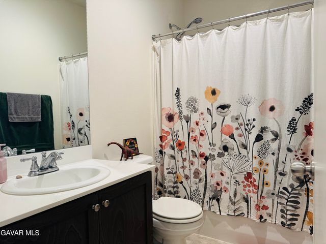 2446 Lugar Hermoso Court, Rosamond, CA 93560