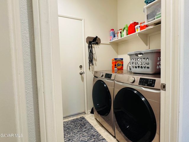 2446 Lugar Hermoso Court, Rosamond, CA 93560