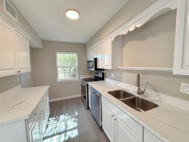 2115 Winrock Boulevard 40, Houston, TX 77057