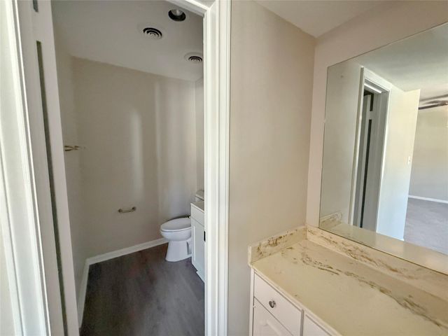 2115 Winrock Boulevard 40, Houston, TX 77057