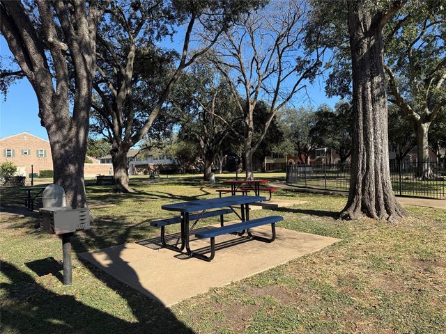 2115 Winrock Boulevard 40, Houston, TX 77057