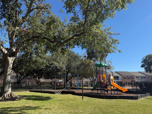 2115 Winrock Boulevard 40, Houston, TX 77057