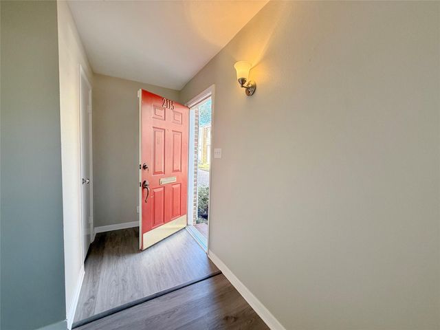 2115 Winrock Boulevard 40, Houston, TX 77057