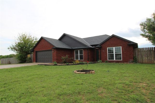 39 NE Deerfield Drive, Elgin, OK 73538