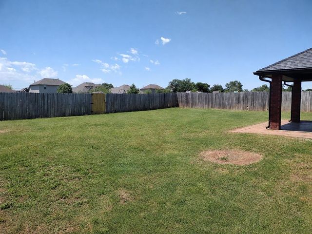 39 NE Deerfield Drive, Elgin, OK 73538