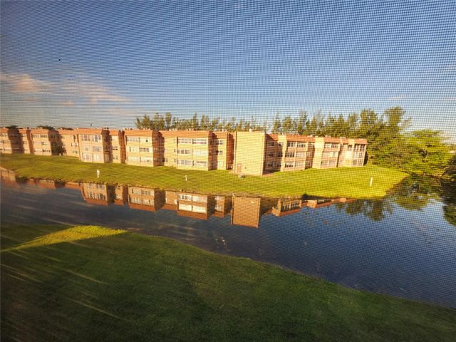 9661 SUNRISE LAKES BLVD 302, Sunrise, FL 33322