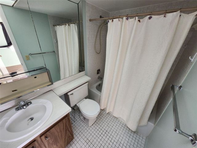 9661 SUNRISE LAKES BLVD 302, Sunrise, FL 33322