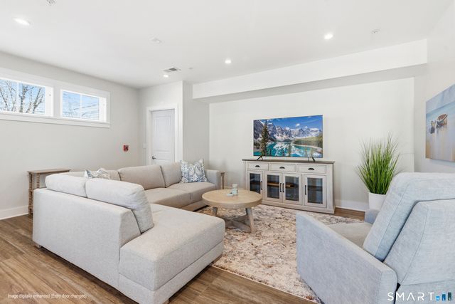 82 Wall Street 200, Madison, CT 06443