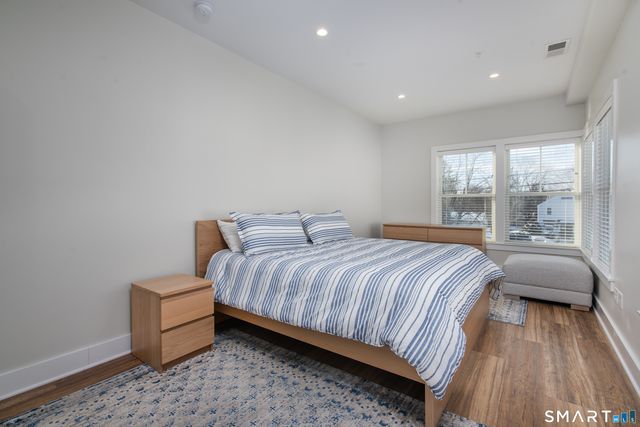 82 Wall Street 200, Madison, CT 06443