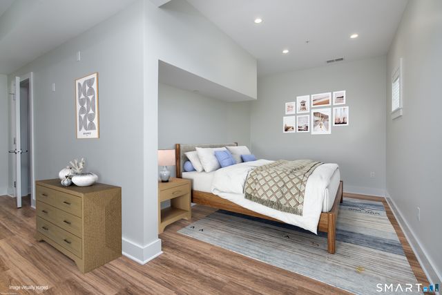 82 Wall Street 200, Madison, CT 06443