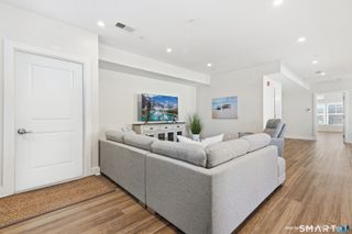 82 Wall Street 200, Madison, CT 06443