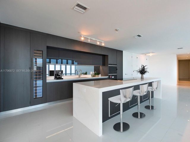 851 NE 1st Avenue PH5011, Miami, FL 33132
