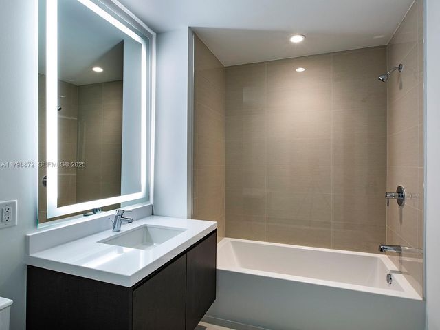 851 NE 1st Avenue PH5011, Miami, FL 33132