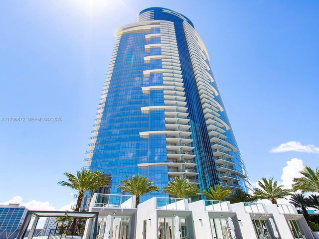 851 NE 1st Avenue PH5011, Miami, FL 33132