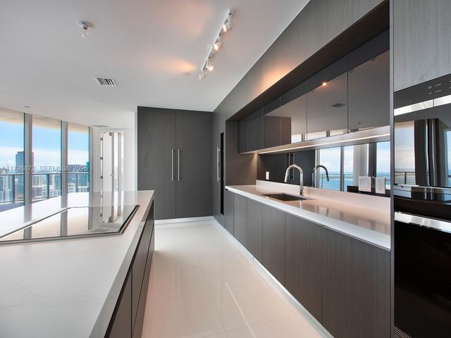 851 NE 1st Avenue PH5011, Miami, FL 33132