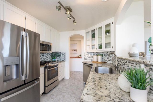 500 Baltic Circle 524, Redwood City, CA 94065