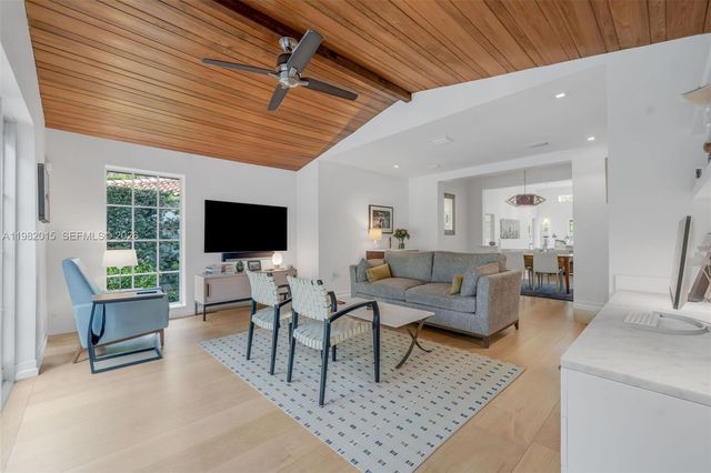 1729 Lenox Ave, Miami Beach, FL 33139