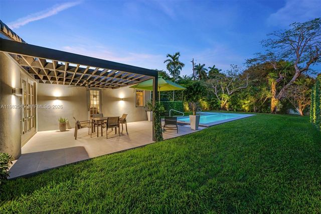 1729 Lenox Ave, Miami Beach, FL 33139