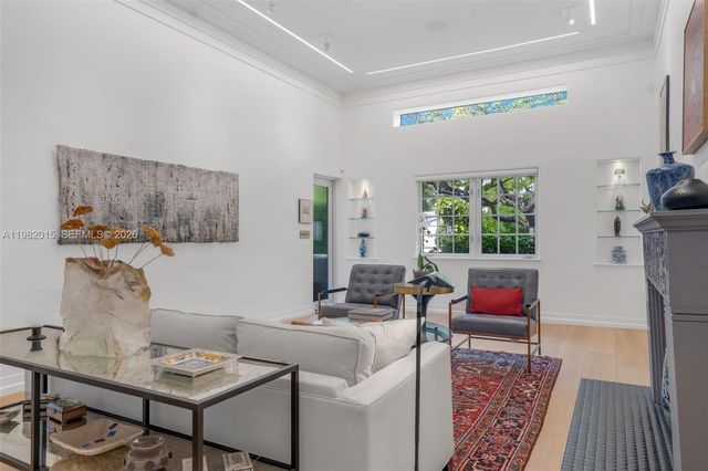 1729 Lenox Ave, Miami Beach, FL 33139