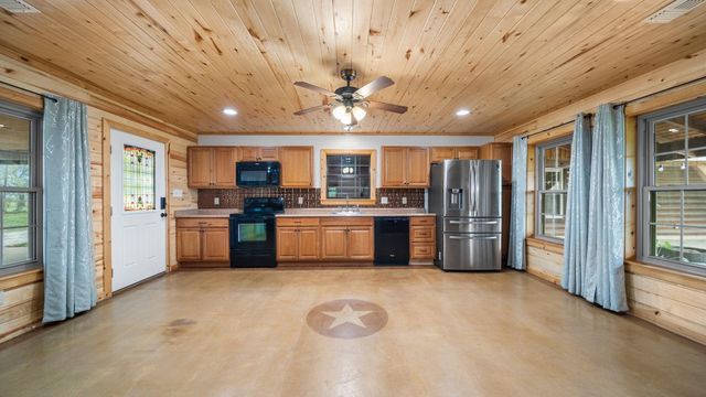 16120 Brown Road, Waller, TX 77484