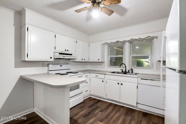 610 E Race St, Kingston, TN 37763