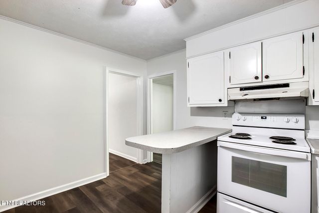 610 E Race St, Kingston, TN 37763