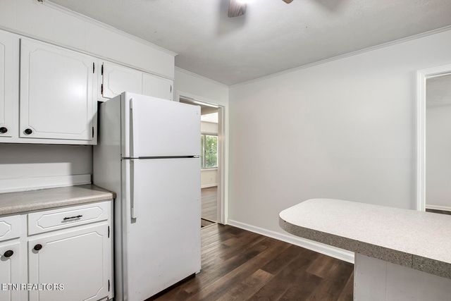 610 E Race St, Kingston, TN 37763