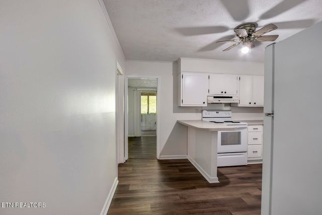 610 E Race St, Kingston, TN 37763