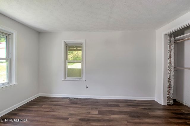 610 E Race St, Kingston, TN 37763