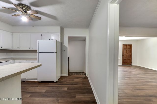 610 E Race St, Kingston, TN 37763